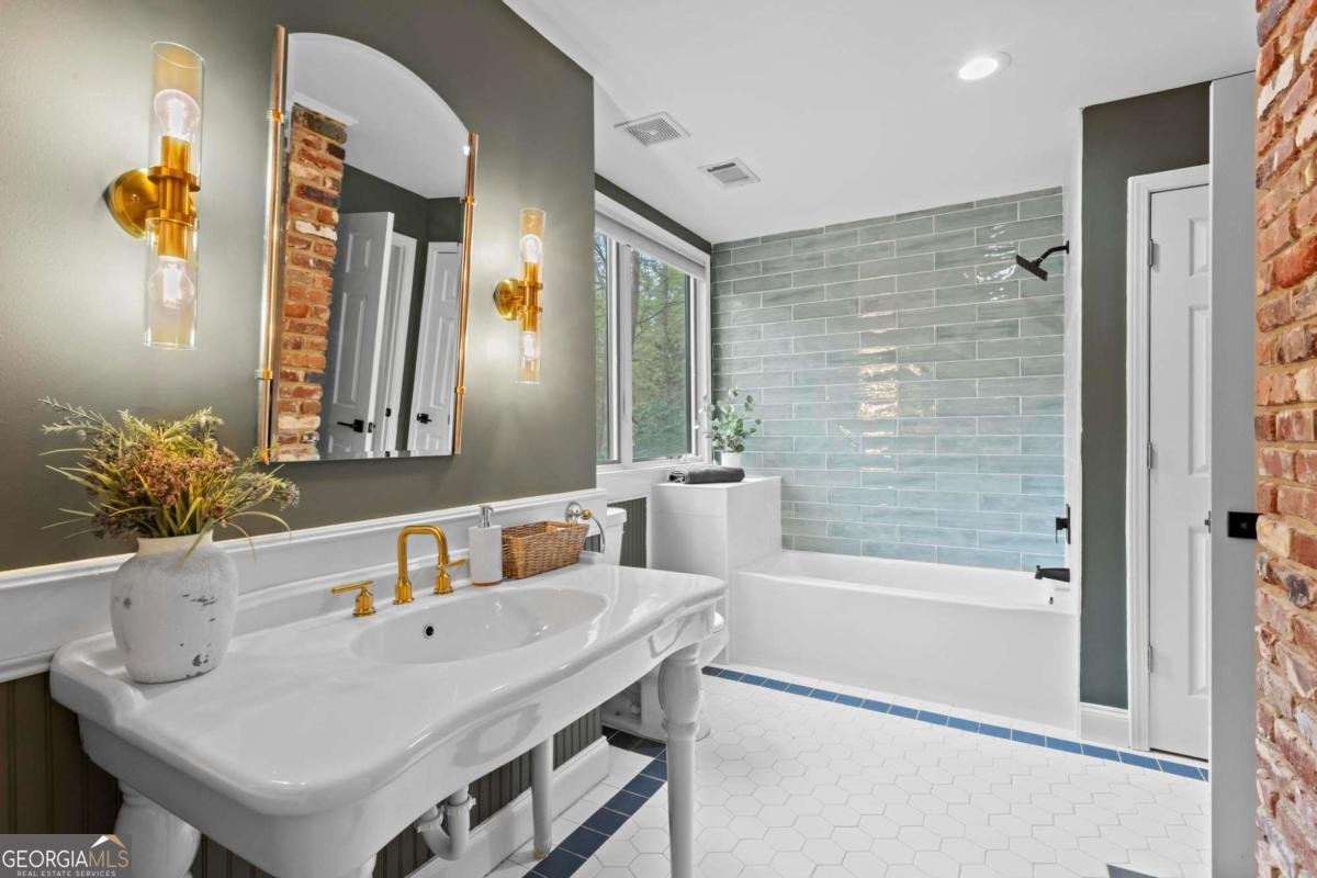 1890 Spalding Drive Atlanta - 8