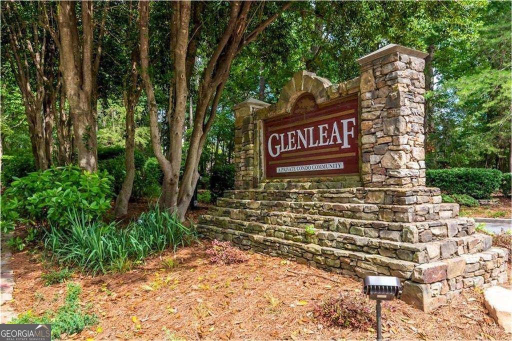 518 Glenleaf Drive Peachtree Corners - 2