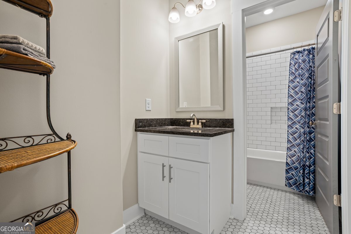 5124 Pratt Street Covington - 27