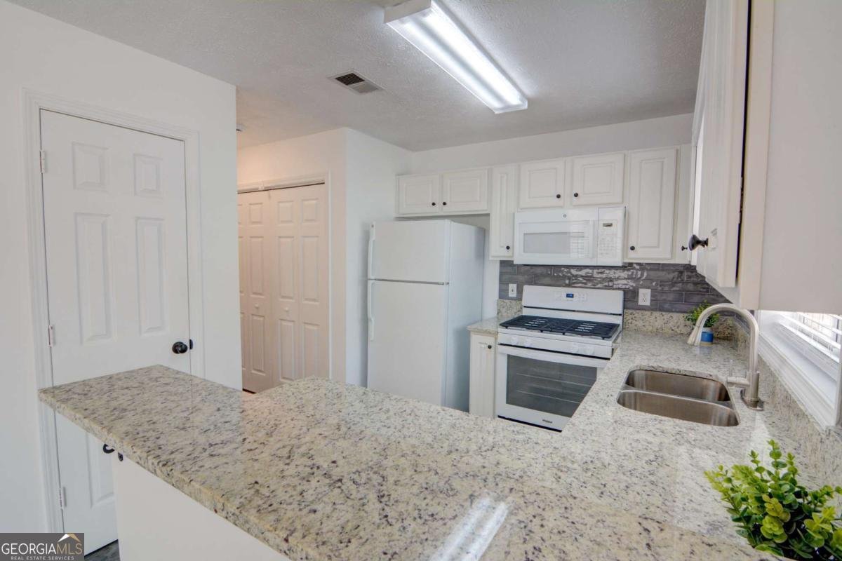 102 MANLEY Court Woodstock - 12