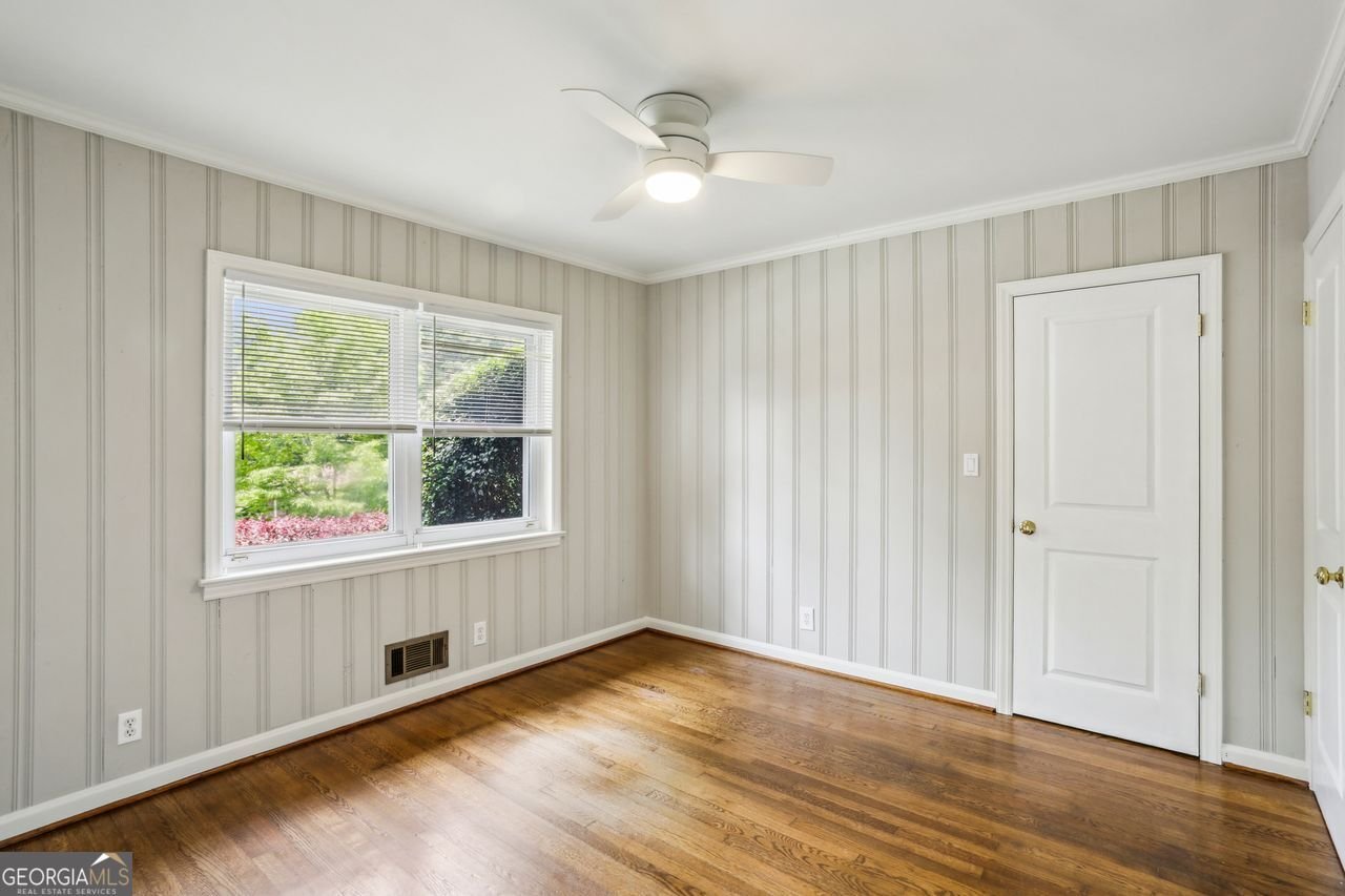 1323 CHRISTMAS Lane Atlanta - 34