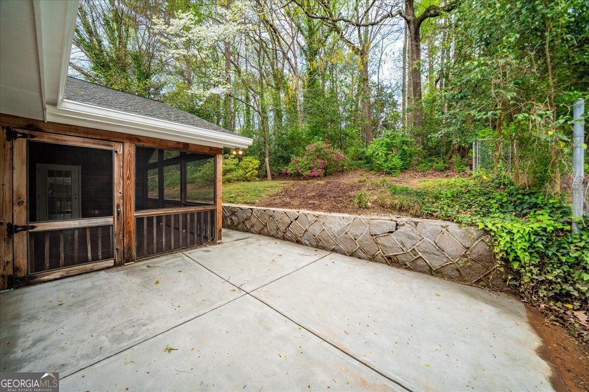 1323 CHRISTMAS Lane Atlanta - 44
