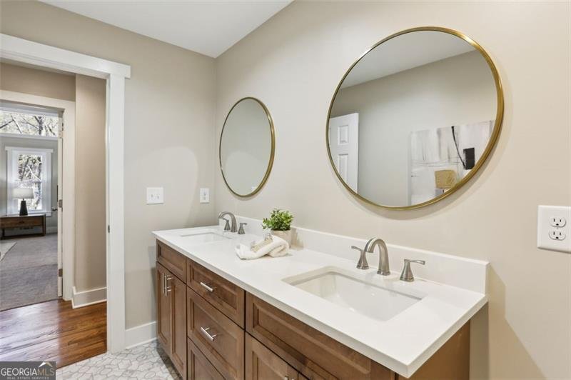 645 TRAILMORE Place Roswell - 24
