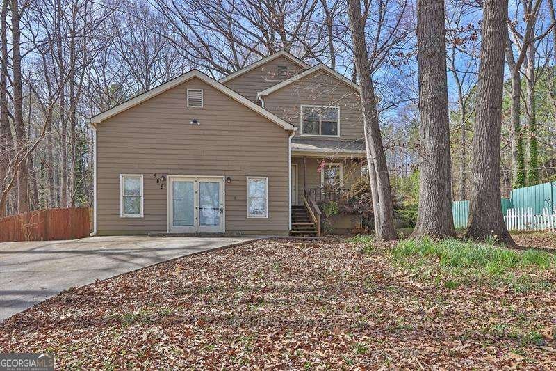 585 Lake Drive Snellville - 1
