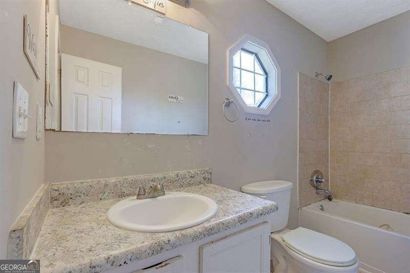 585 Lake Drive Snellville - 13