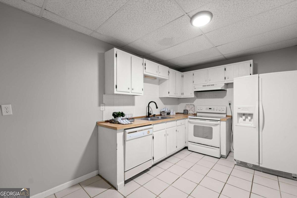 5198 Holly Springs Road Pendergrass - 44