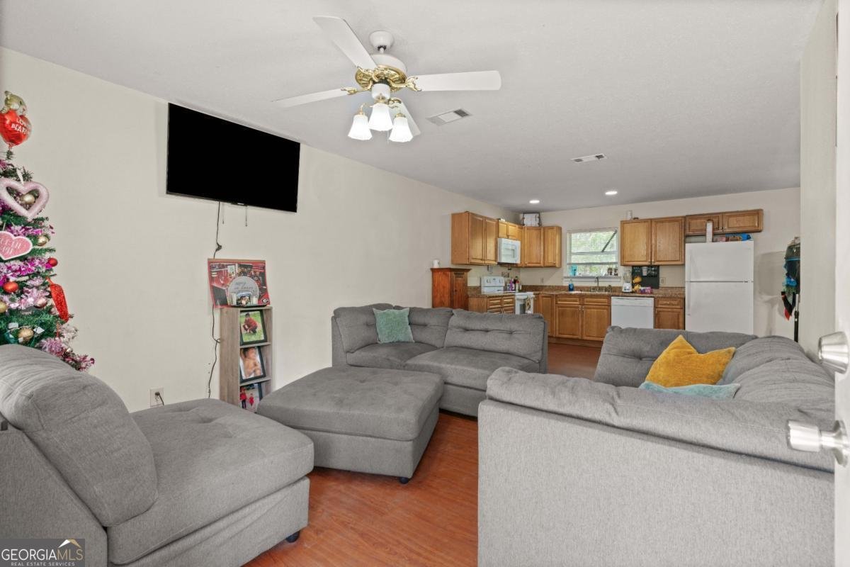 1202 Market Street Darien - 4