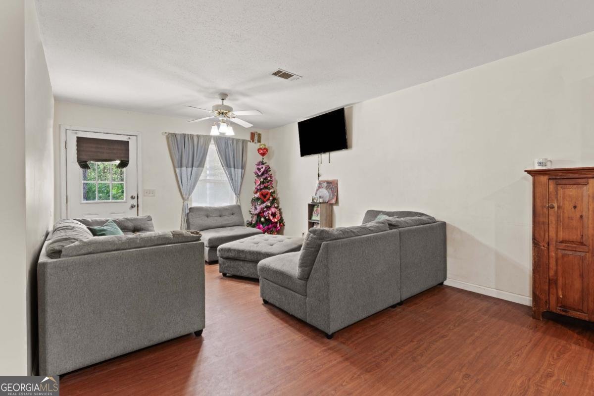 1202 Market Street Darien - 5