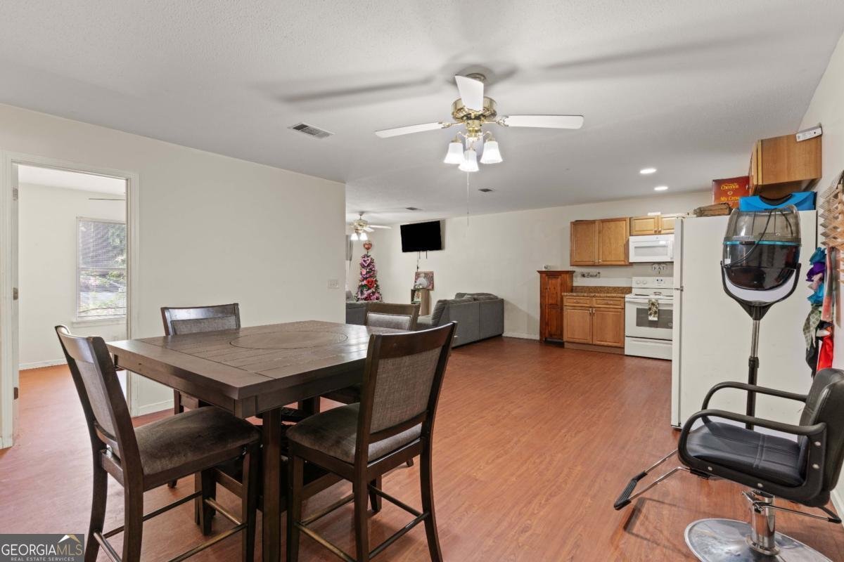 1202 Market Street Darien - 9