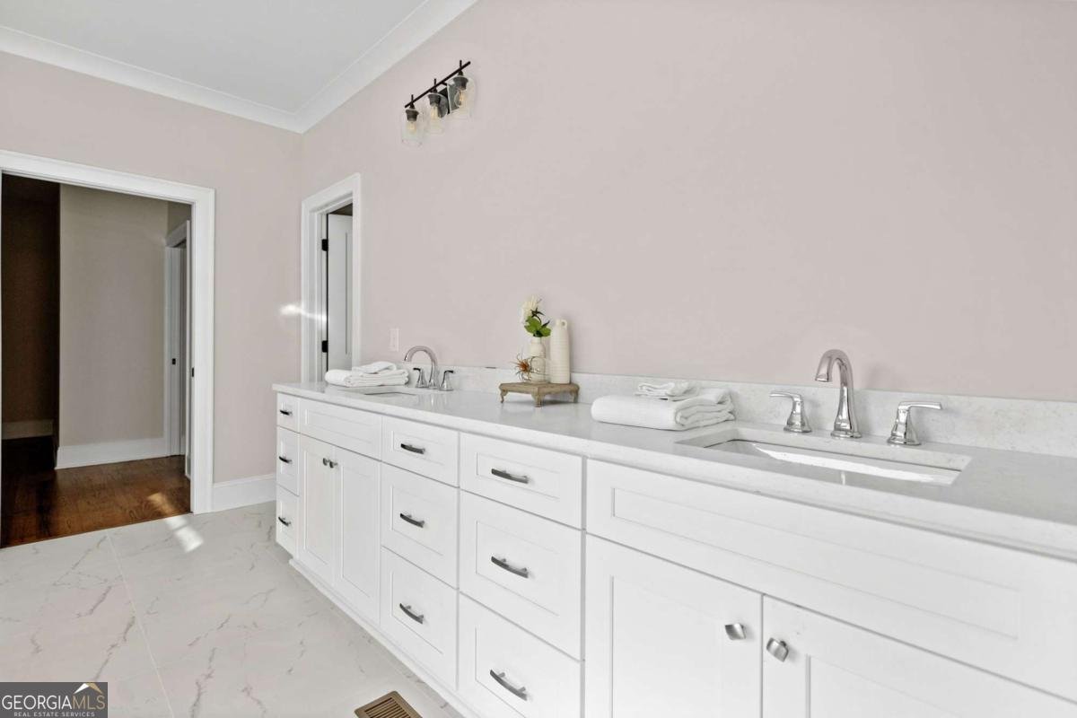 52 Lake Overlook Drive White - 23