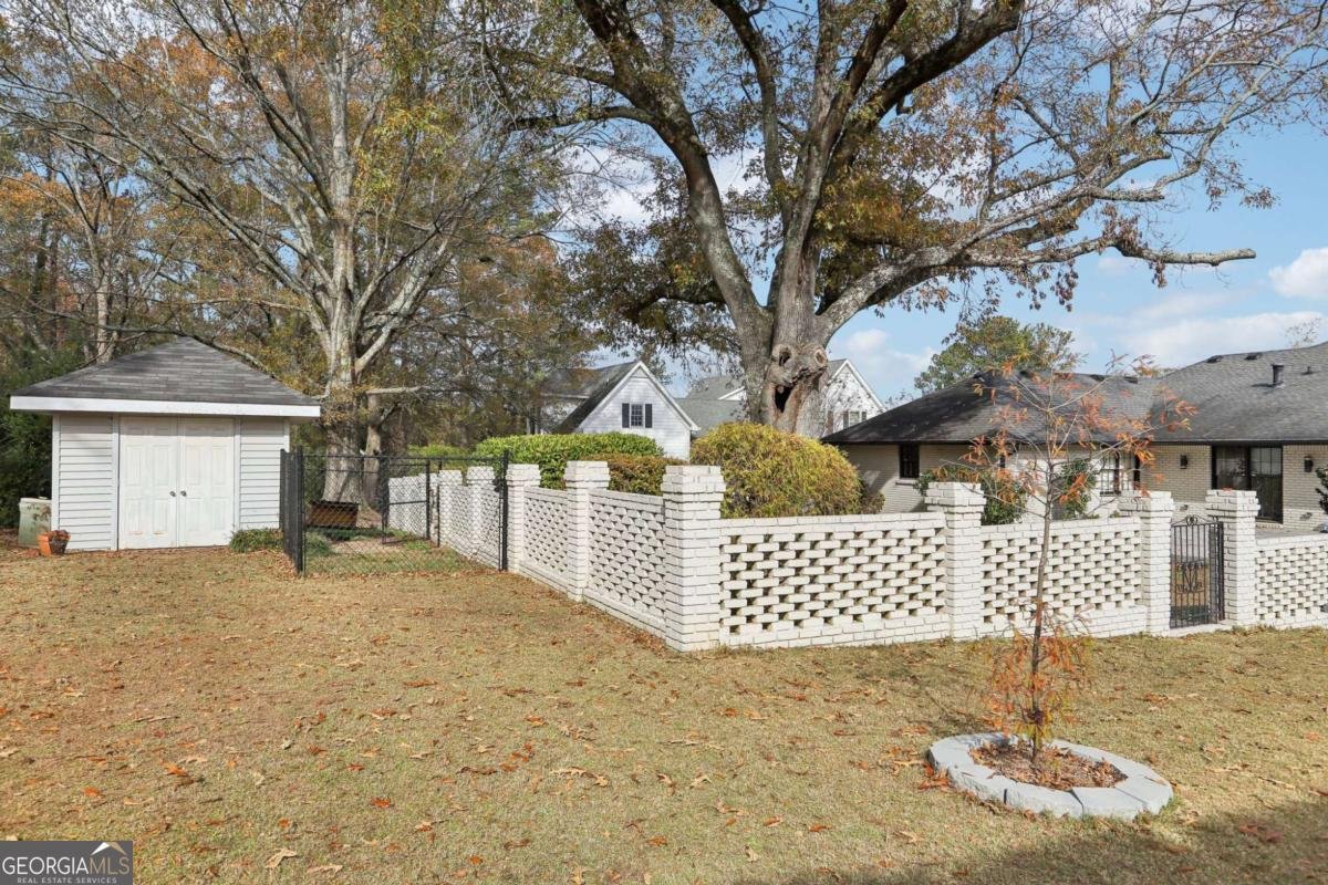 8671 Lake Forrest Drive Douglasville - 17
