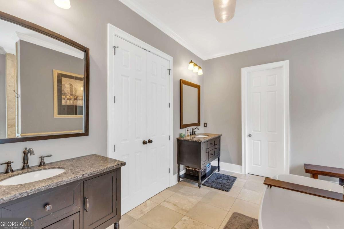 6585 QUEEN MILL Road Mableton - 43