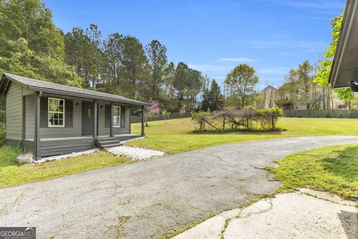 6585 QUEEN MILL Road Mableton - 55