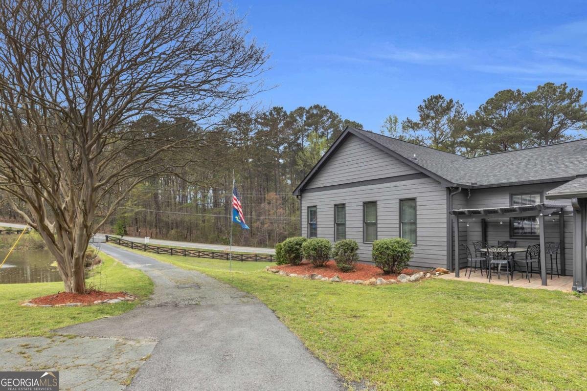 6585 QUEEN MILL Road Mableton - 6