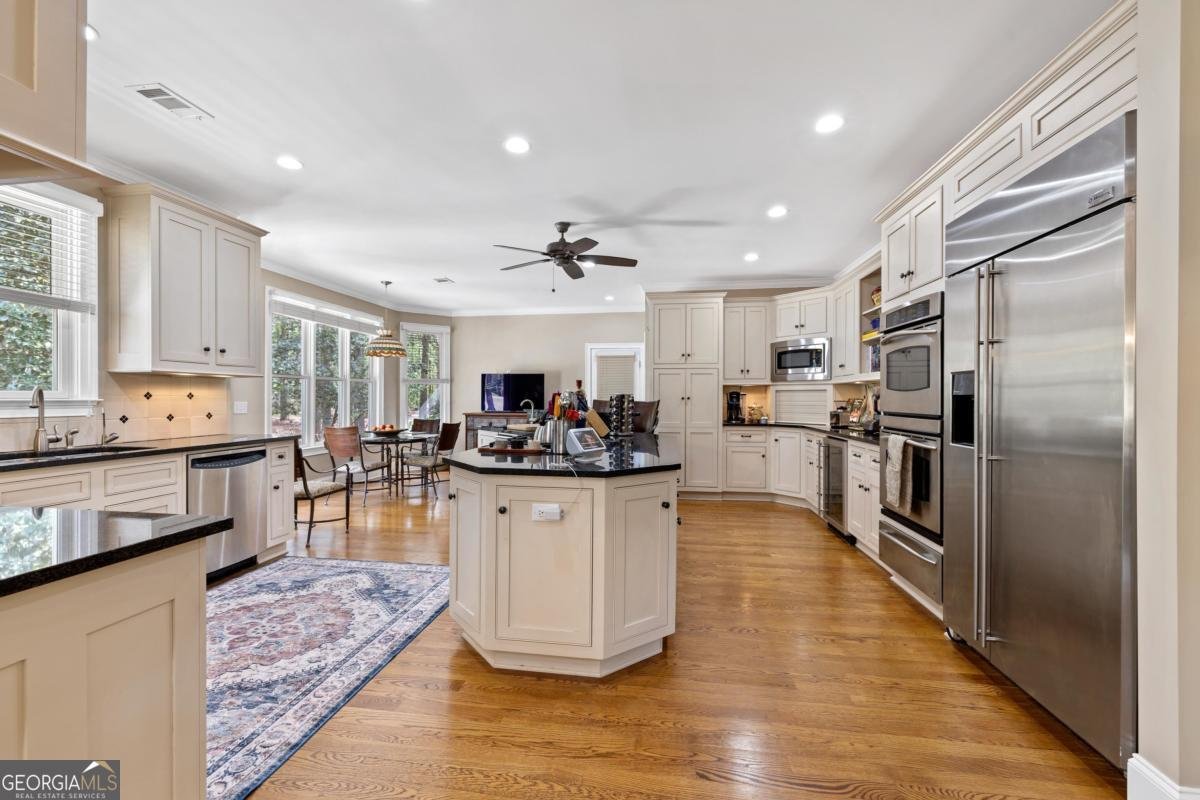 2701 Parrotts Point Road Greensboro - 16
