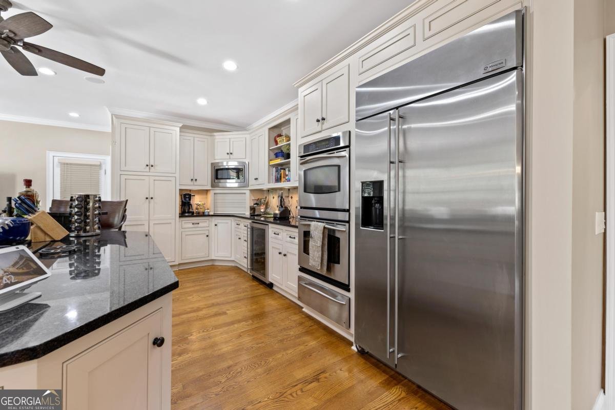 2701 Parrotts Point Road Greensboro - 17