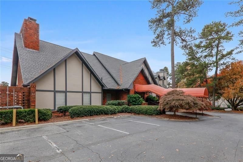 6851 Roswell Road Atlanta - 35