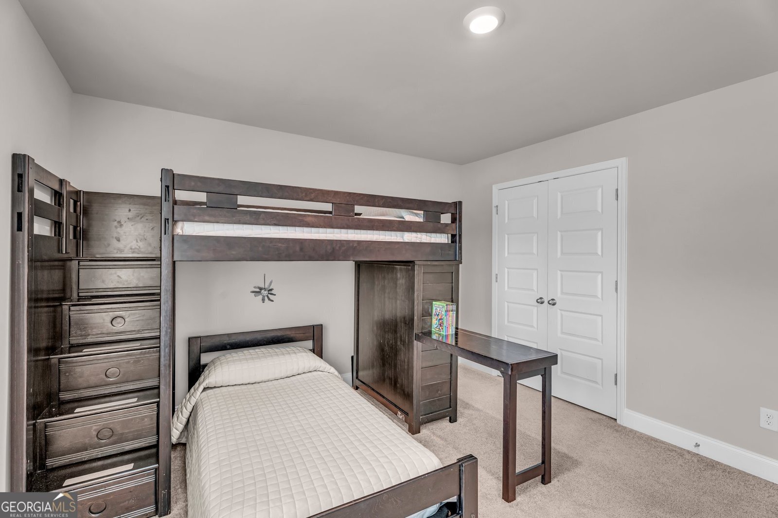 1105 ALASKA Street Hampton - 23