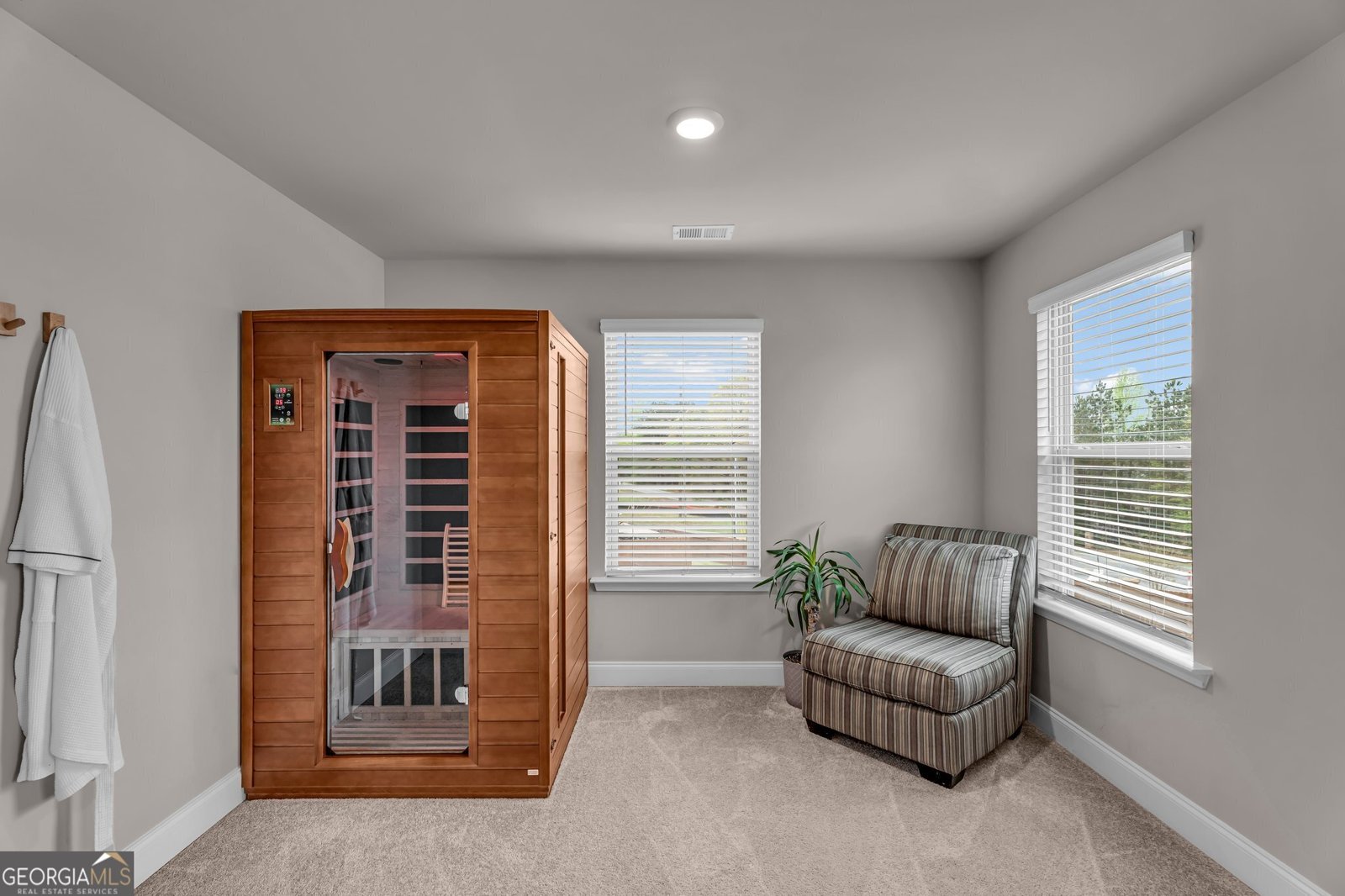 1105 ALASKA Street Hampton - 32