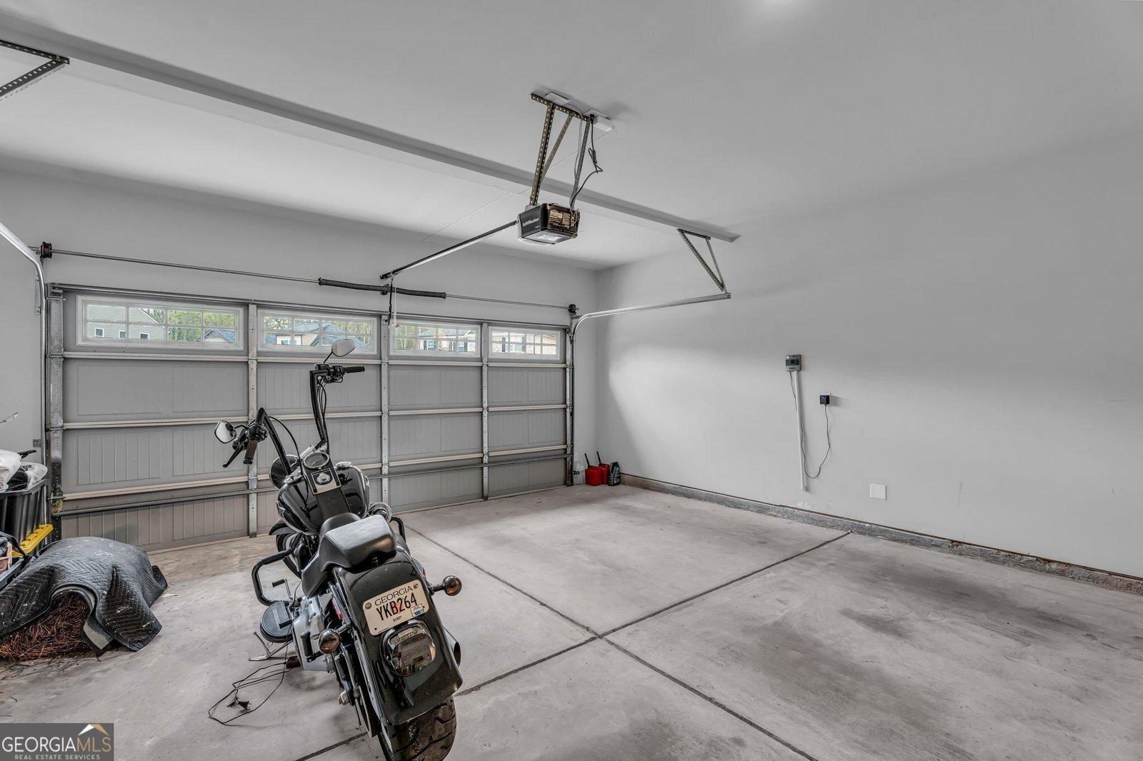1105 ALASKA Street Hampton - 36