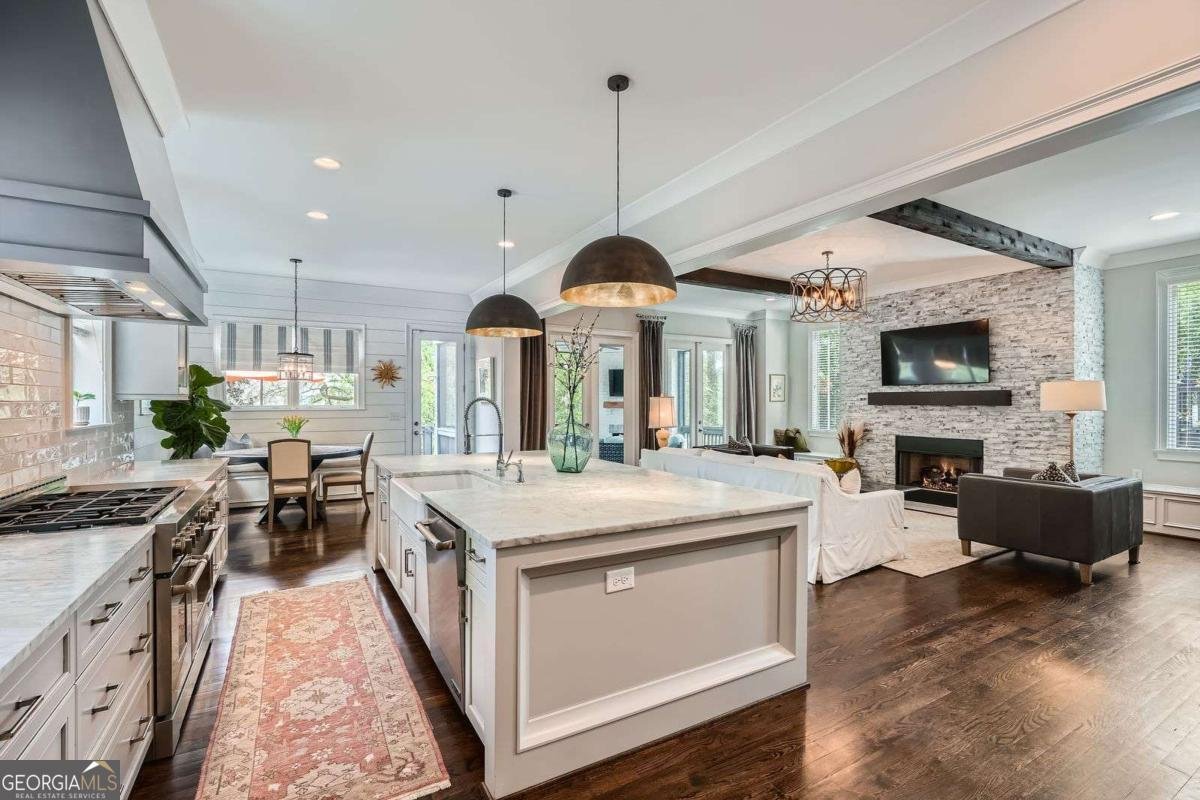 555 Wesley Road Atlanta - 12