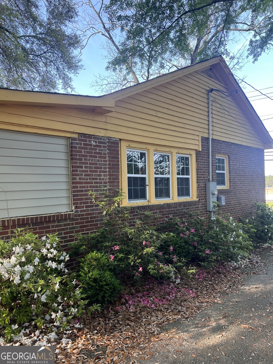 611 College Street Eastman - 1
