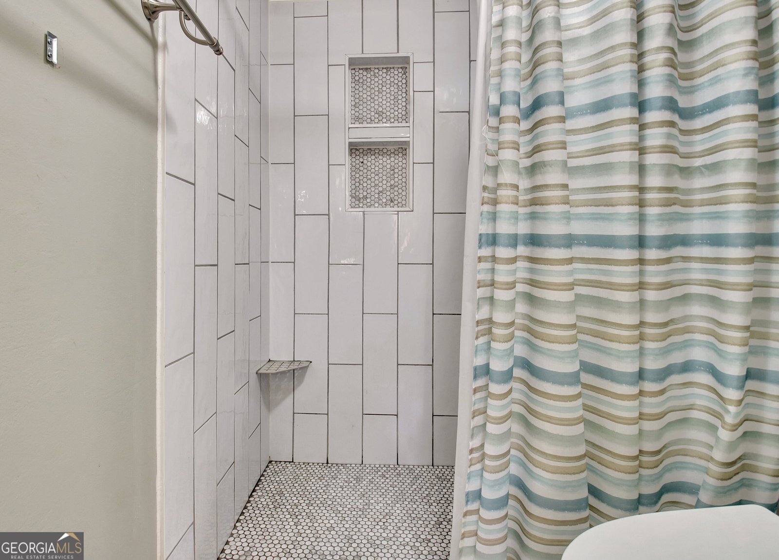 900 Mountain Ridge Drive Manchester - 33