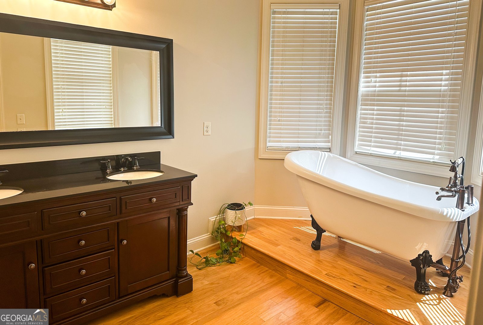 325 Brook Hollow Lane Loganville - 16