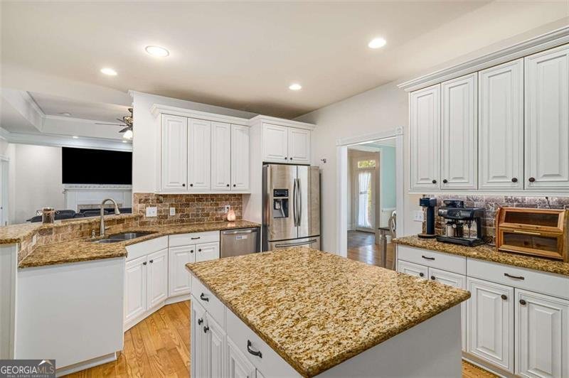 251 PROSPECTOR Way Ball Ground - 18