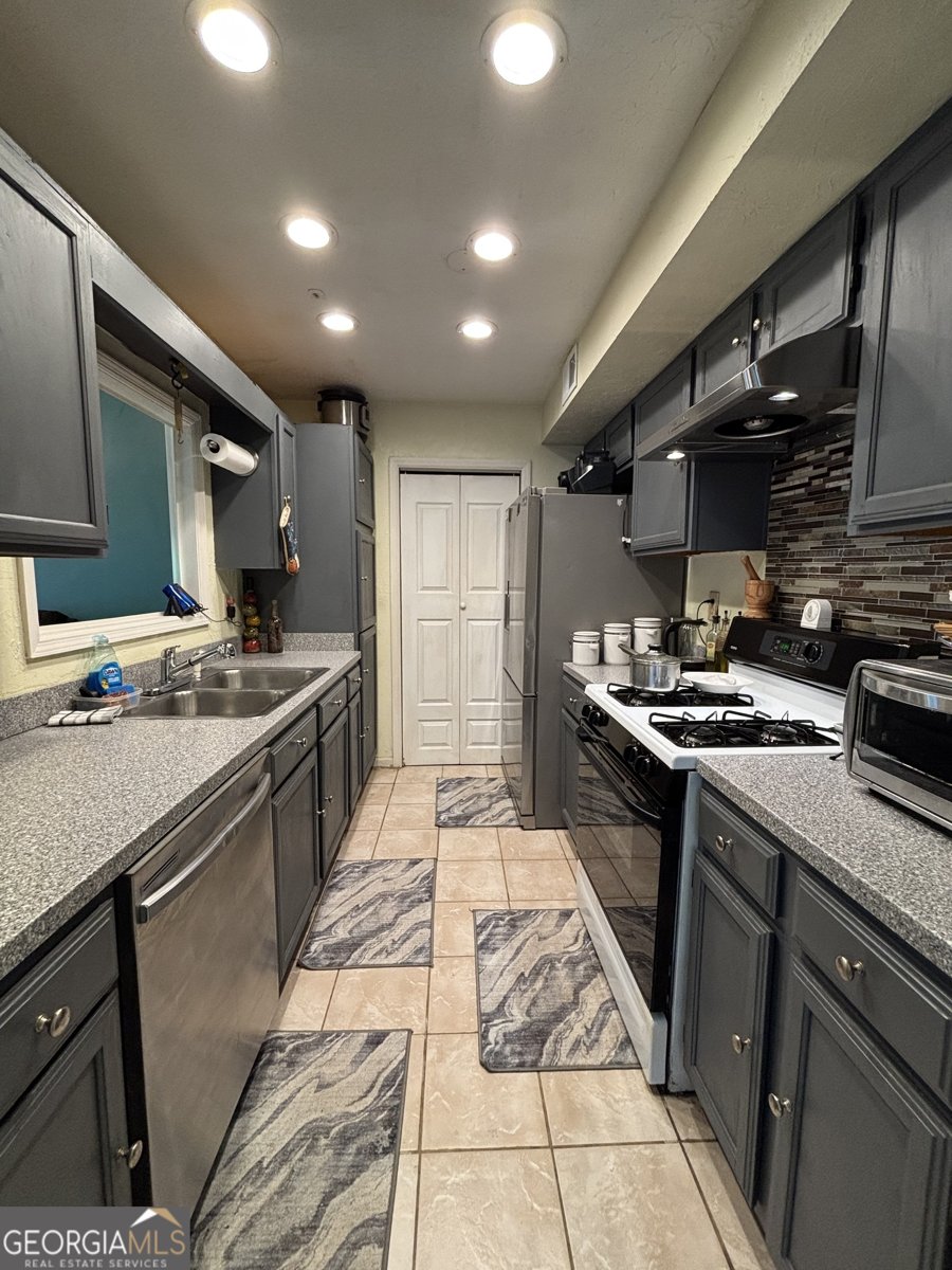 2220 Wellington Circle Lithonia - 10