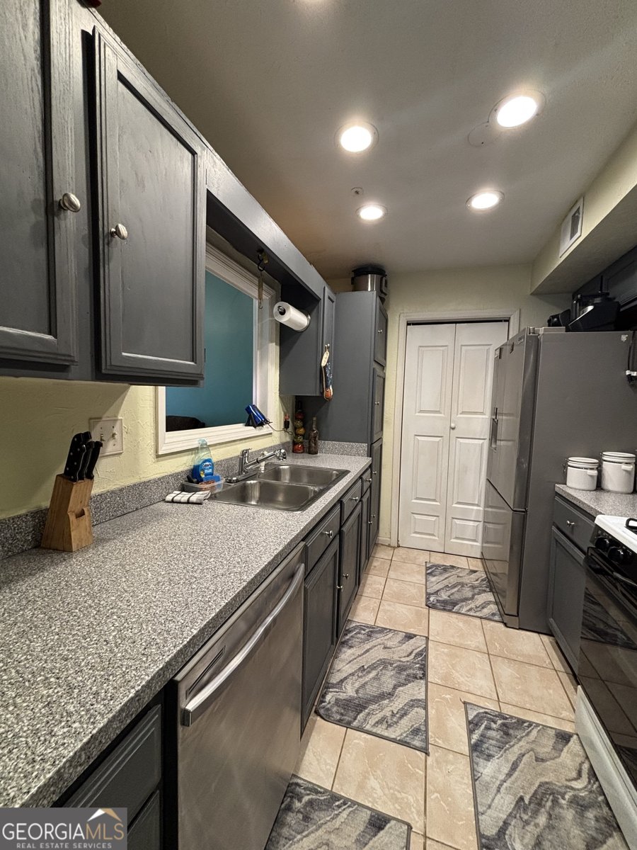 2220 Wellington Circle Lithonia - 11