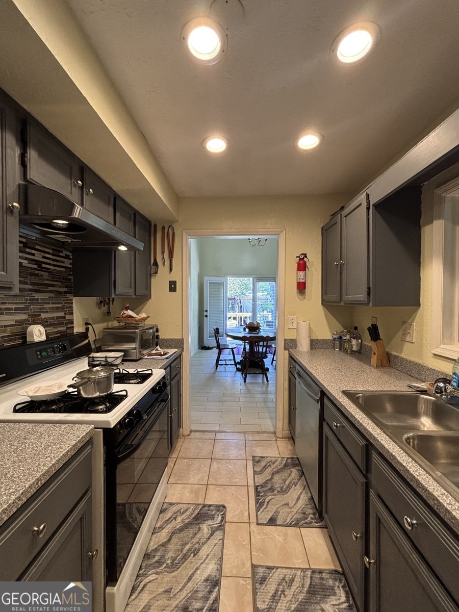 2220 Wellington Circle Lithonia - 14
