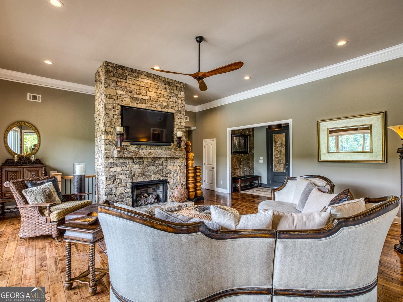 97 Laceola Road Cleveland - 19