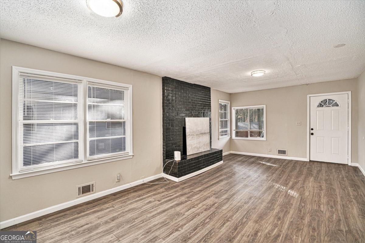 165 Holly Road Atlanta - 3