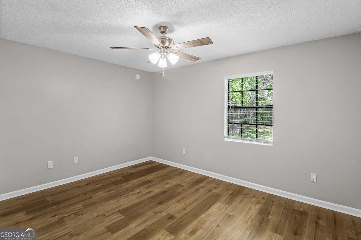 197 Sequoia Circle Hinesville - 18