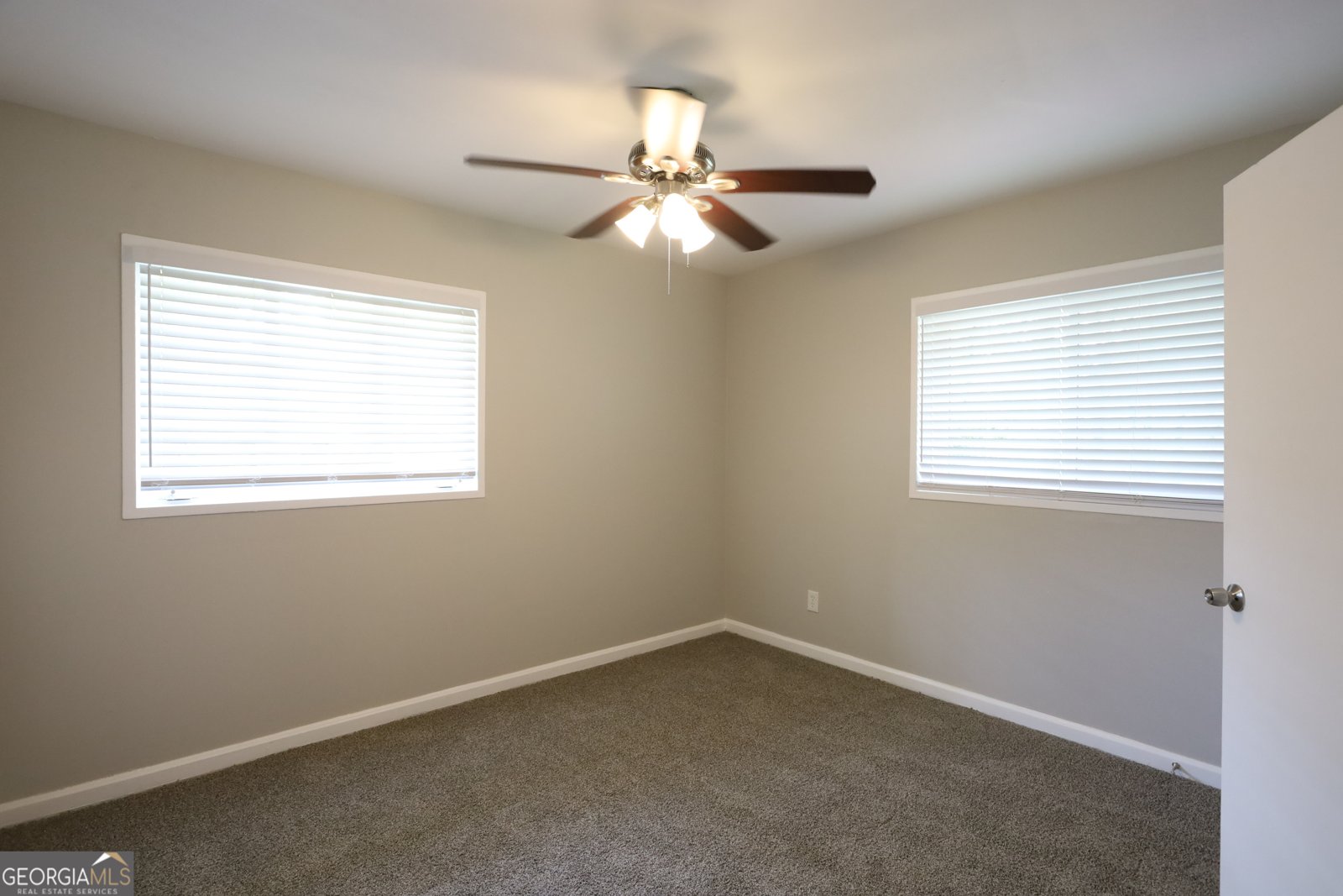 2830 Luther Drive East Point - 8