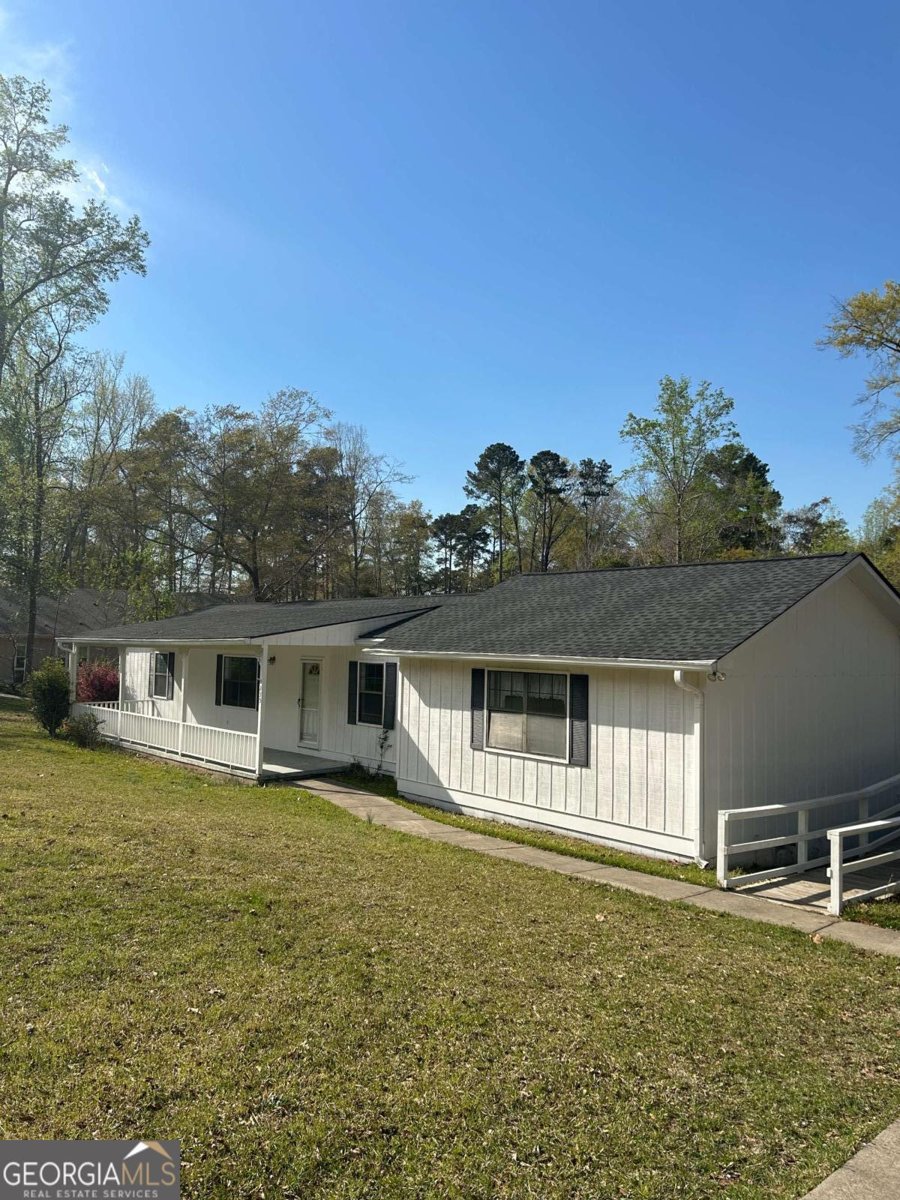 235 Lakeview Drive Milledgeville - 1