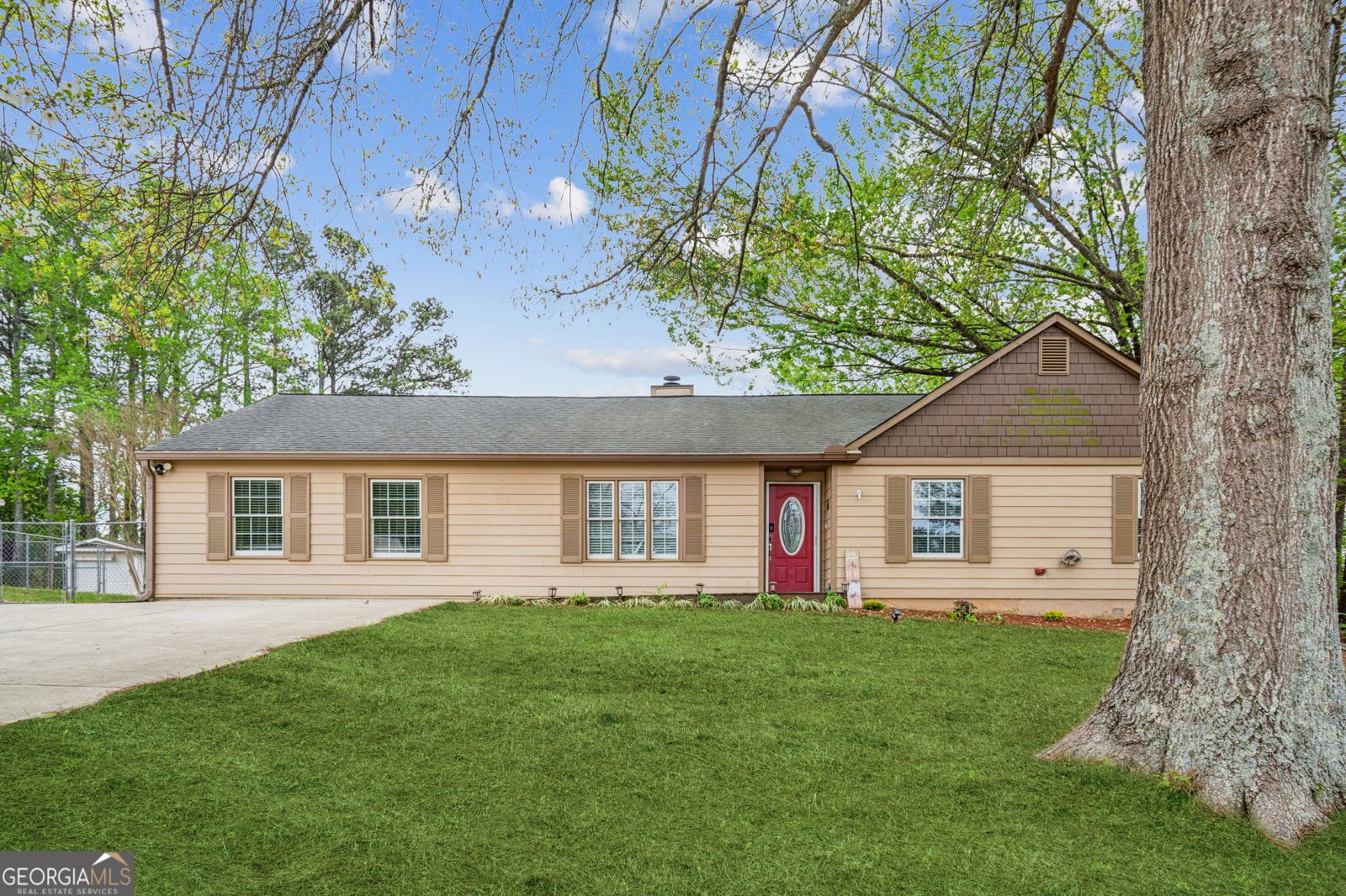 140 Apple Valley Drive Woodstock - 1