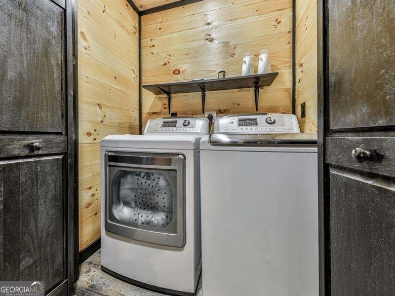 1166 Upper Sweetwater Trail White - 14