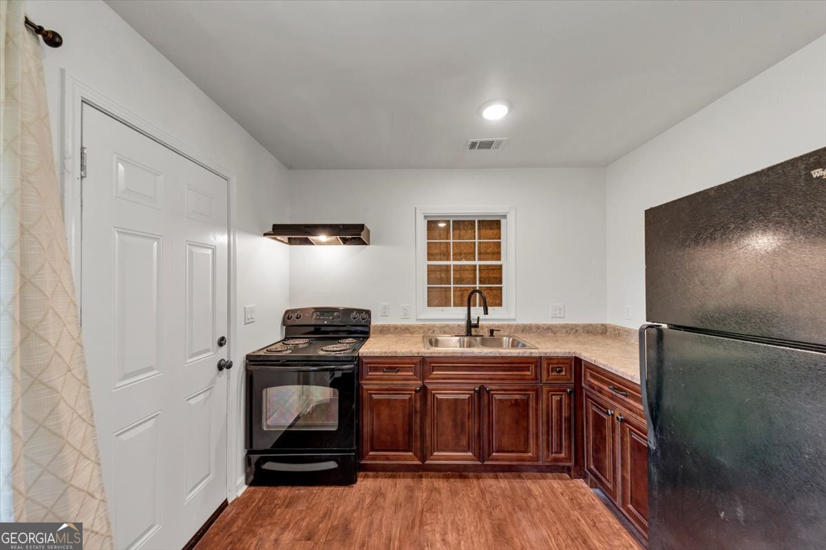 856 Glenway Drive East Point - 10