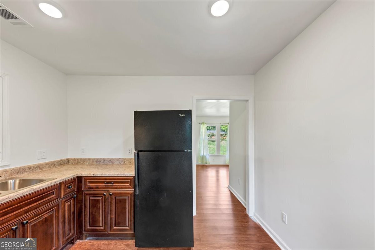 856 Glenway Drive East Point - 12
