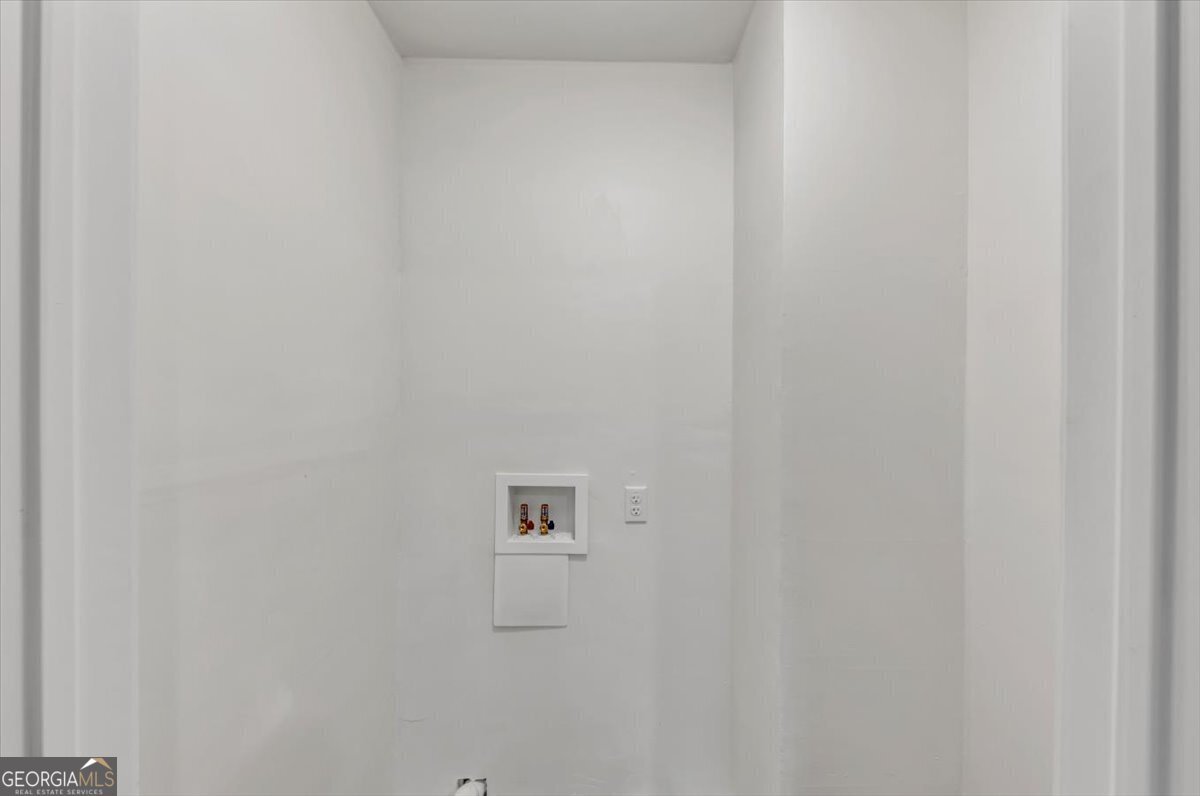 856 Glenway Drive East Point - 15