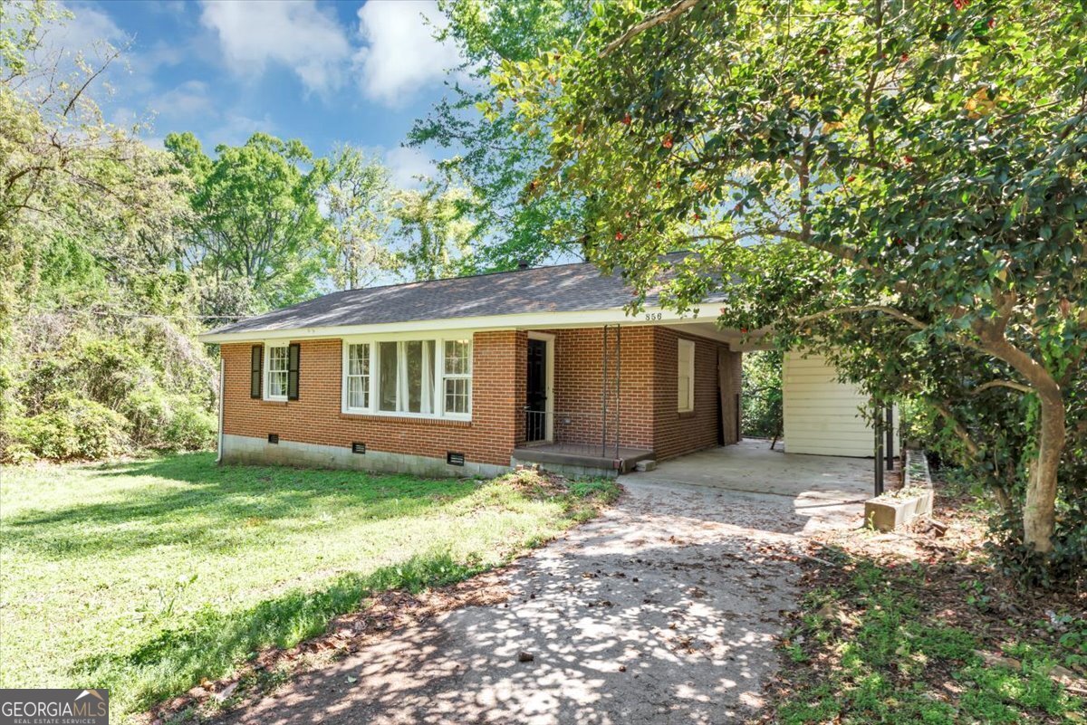 856 Glenway Drive East Point - 3