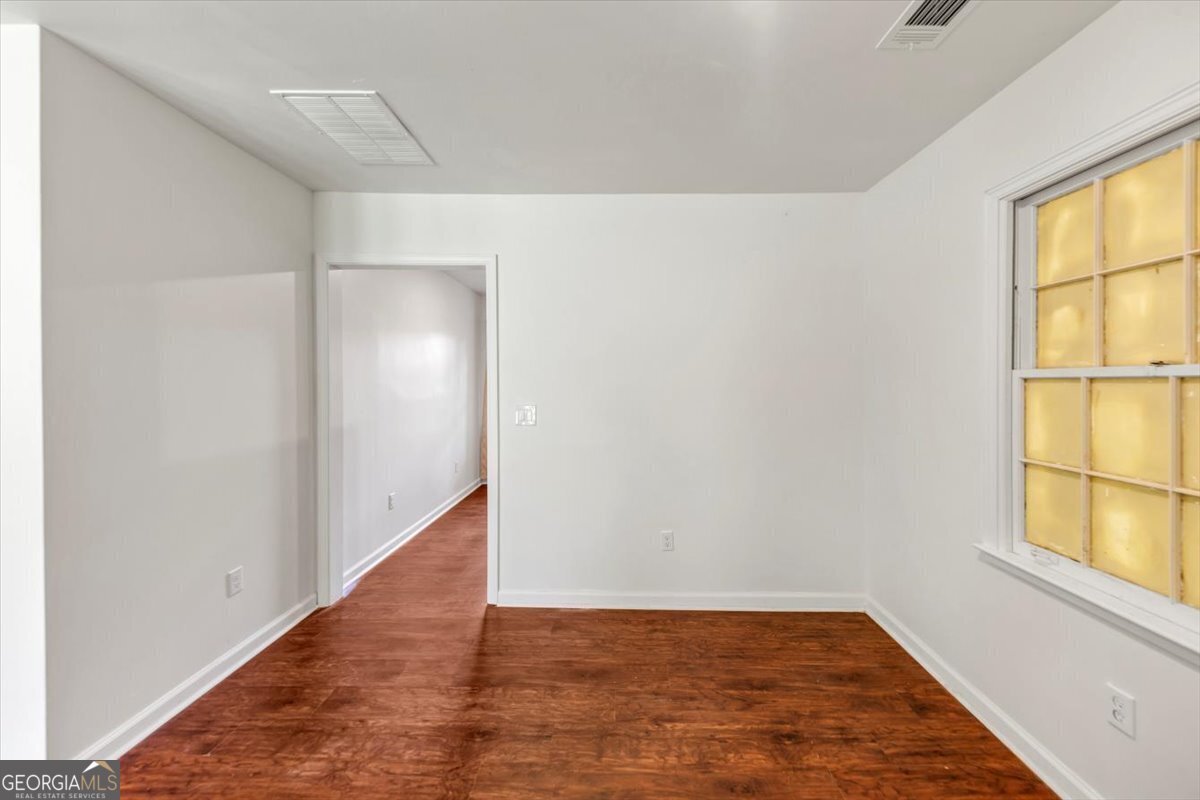 856 Glenway Drive East Point - 8