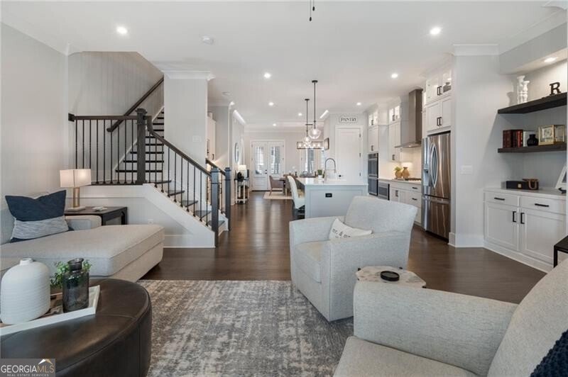 825 Maplewood Drive Roswell - 24