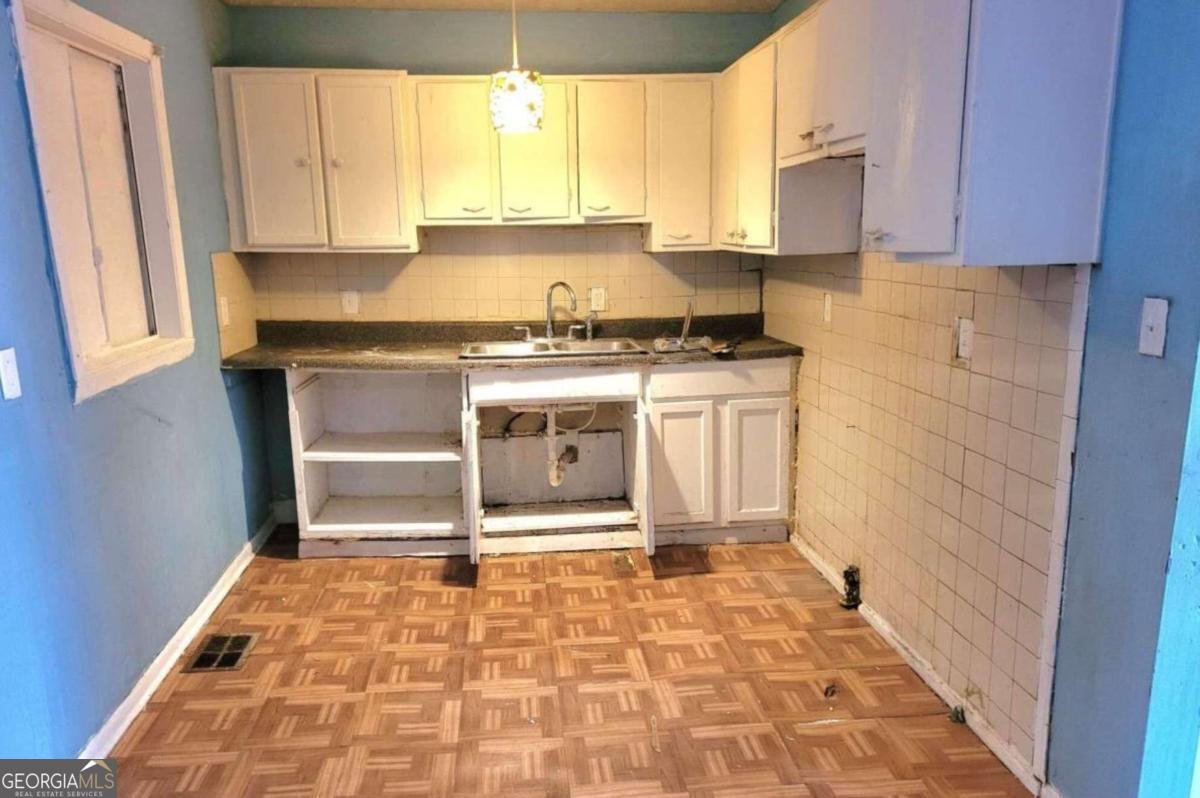 1895 thomasville Drive Atlanta - 24