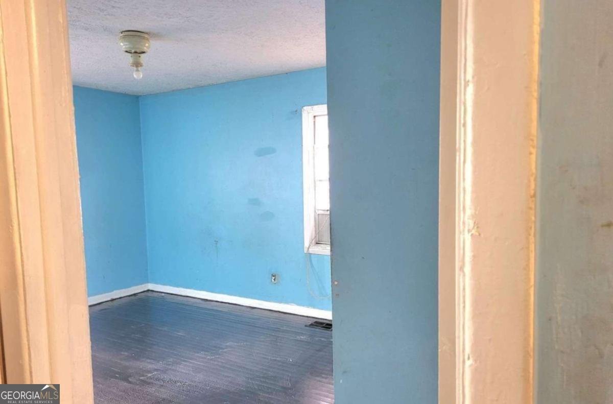 1895 thomasville Drive Atlanta - 25