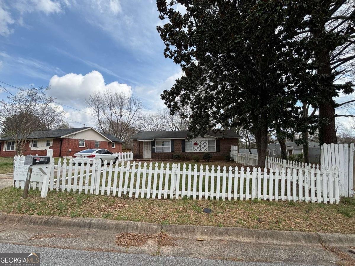 1895 thomasville Drive Atlanta - 4