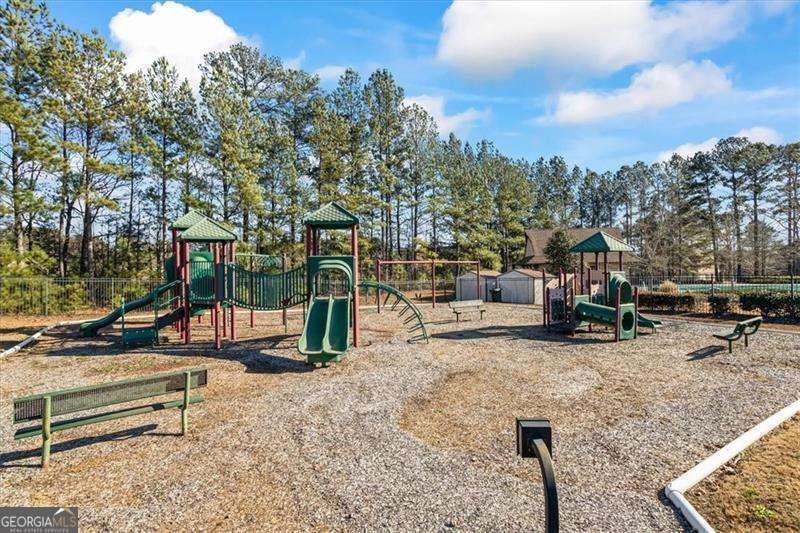 75 Glen Abbey Circle Fairburn - 40