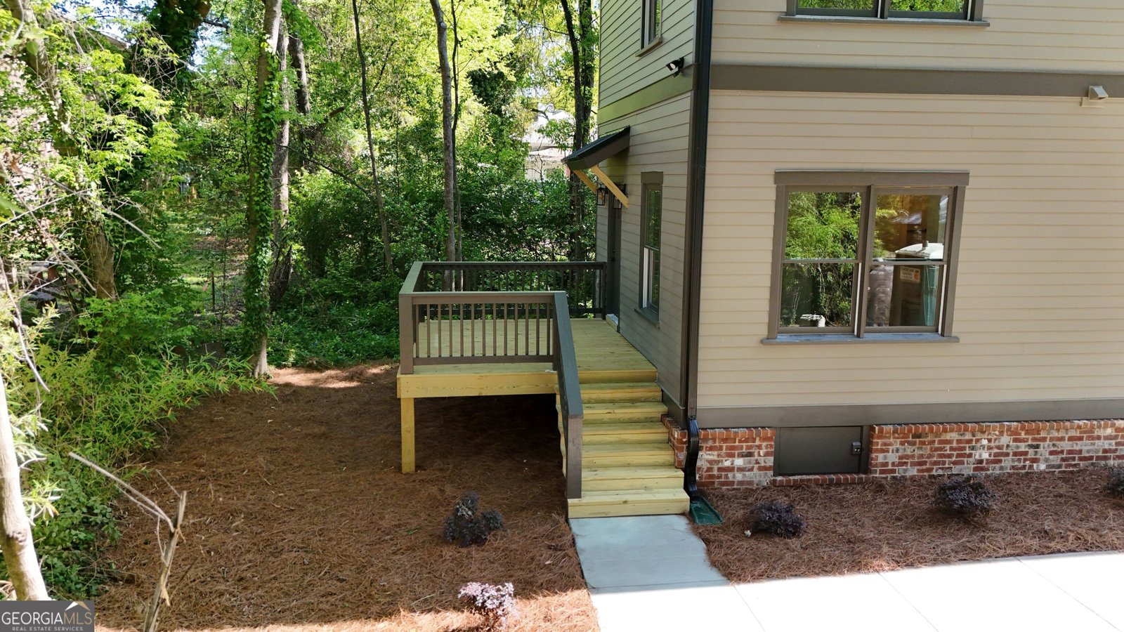 382 Chase Street Athens - 4